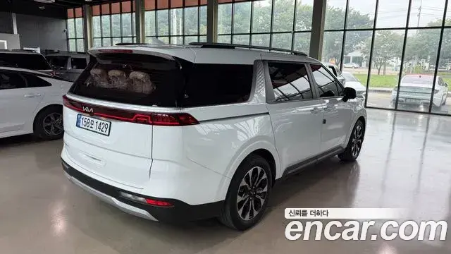 Kia Carnival 2022 — Фото 2/20