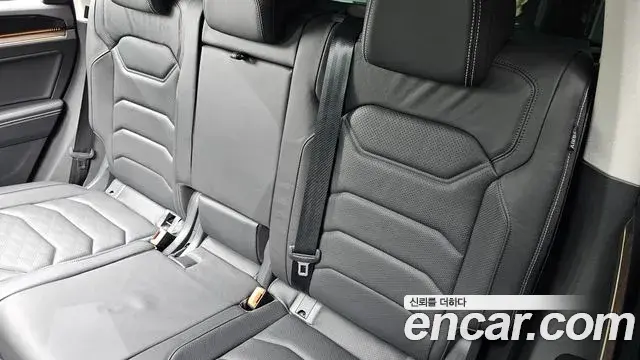 Volkswagen Touareg 2024 — Şəkil 34/36