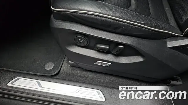 Volkswagen Touareg 2024 — Şəkil 29/36