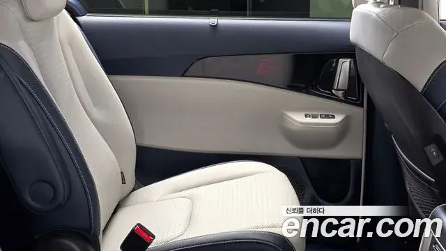 Kia Carnival 2024 — ფოტო 9/35