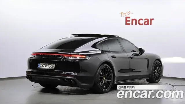 Porsche Panamera 2021 — Фото 2/20