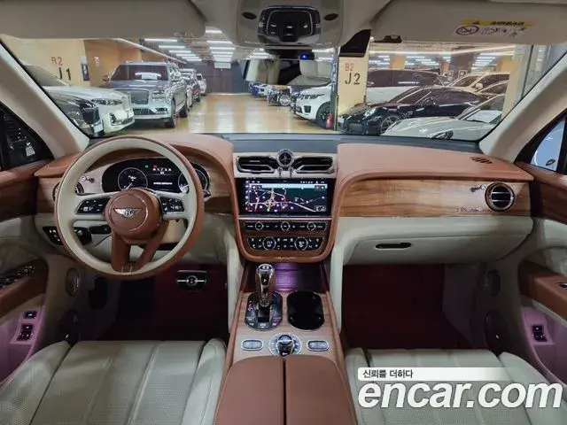 Bentley Bentayga 2023 — ფოტო 12/20