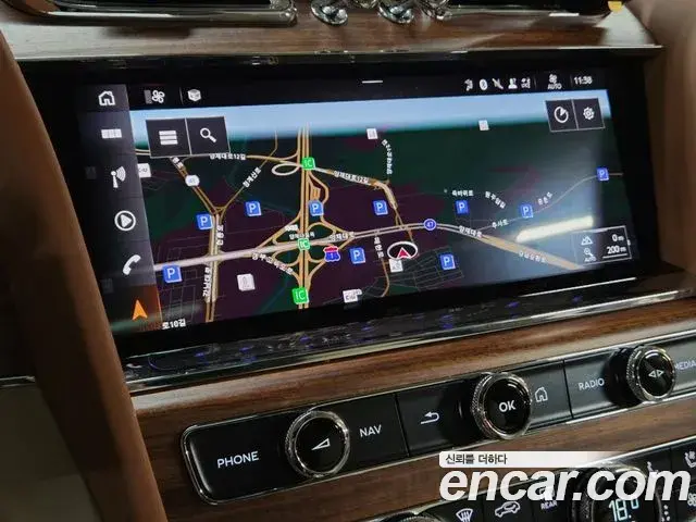 Bentley Bentayga 2023 — ფოტო 20/20