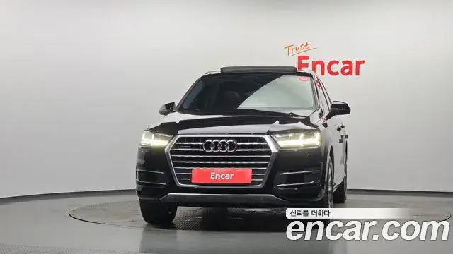 Audi Q7 2019 — Фото 3/20