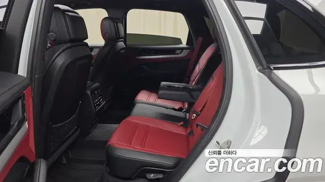 Porsche Cayenne 2023 — Photo 12/20