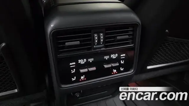 Porsche Cayenne 2023 — Photo 18/20