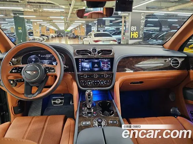 Bentley Bentayga 2022 — Şəkil 7/20