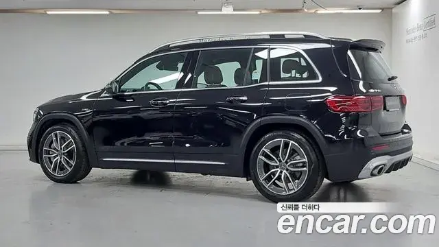 Mercedes-Benz GLB-Class 2025 — Photo 1/17