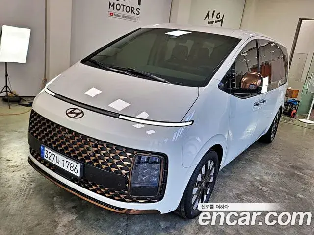 Hyundai Staria 2022 — Фото 3/20