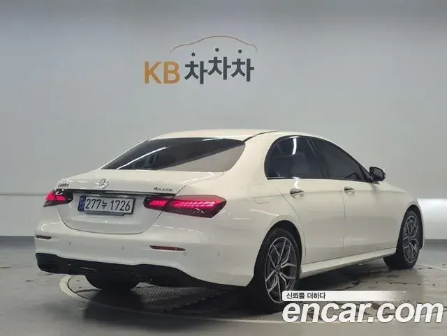 Mercedes-Benz E-Class 2023 — Фото 3/20