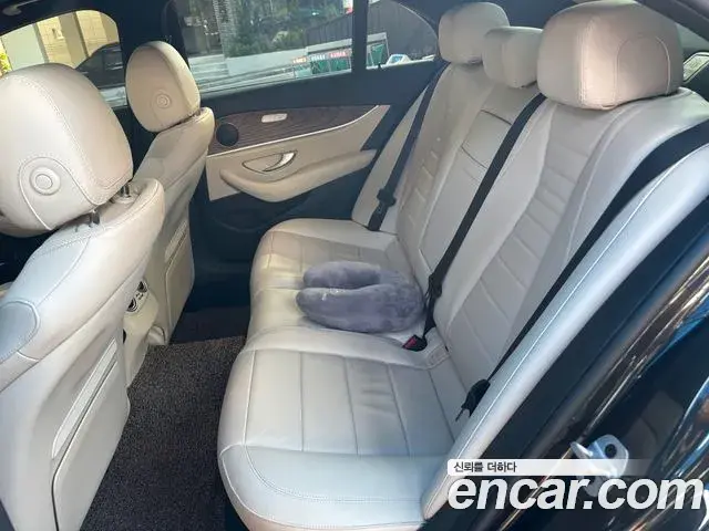 Mercedes-Benz E-Class 2023 — Фото 16/20