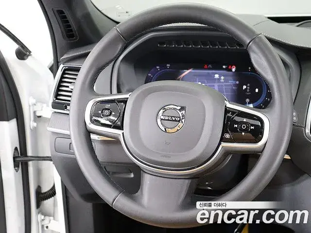 Volvo XC90 2024 — Photo 9/20