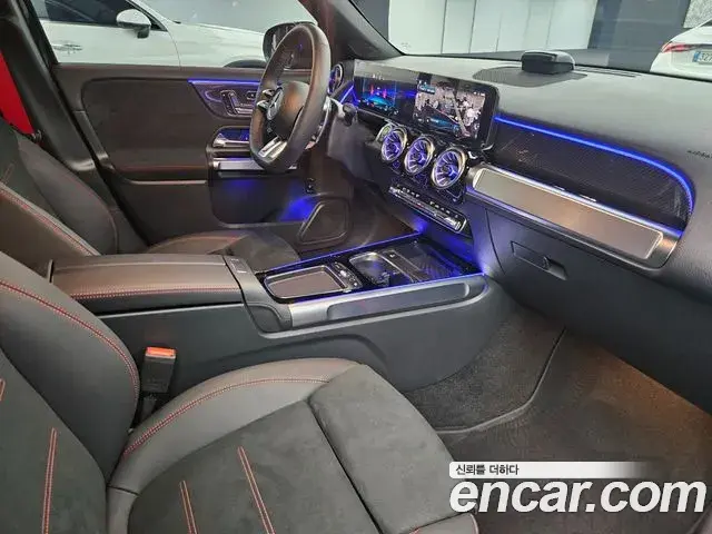 Mercedes-Benz GLB-Class 2025 — Фото 11/20