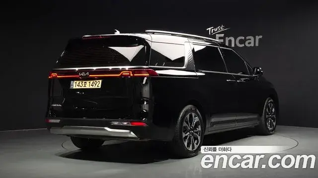 Kia Carnival 2021 — Photo 2/20