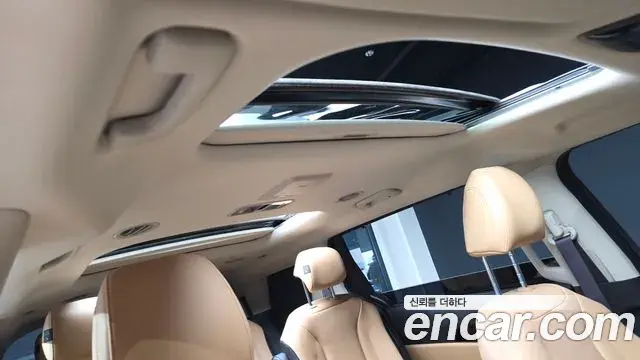 Kia Carnival 2021 — Photo 17/20