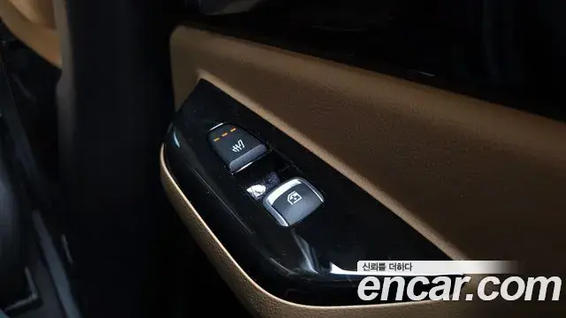 Kia Carnival 2021 — Photo 18/20