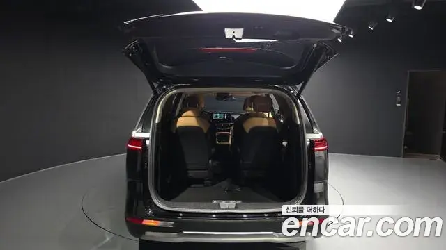 Kia Carnival 2021 — Photo 20/20
