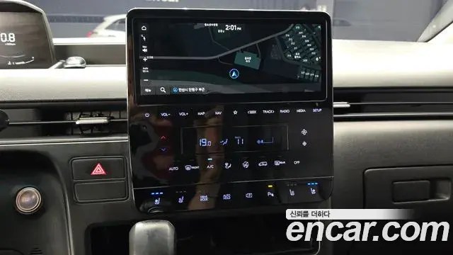 Hyundai Staria 2023 — Фото 12/20