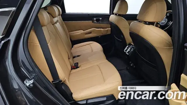 Kia Sorento 2023 — Фото 11/20