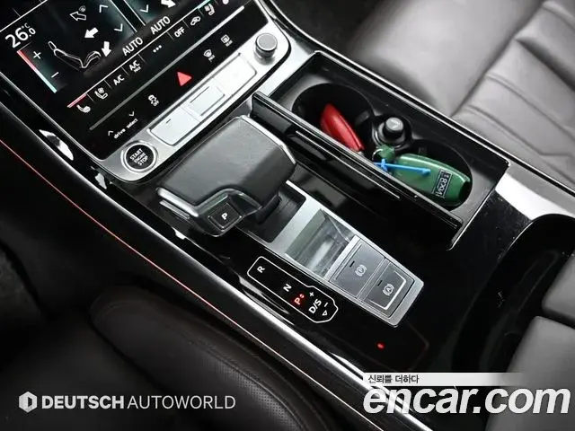 Audi A8 2022 — ფოტო 8/20