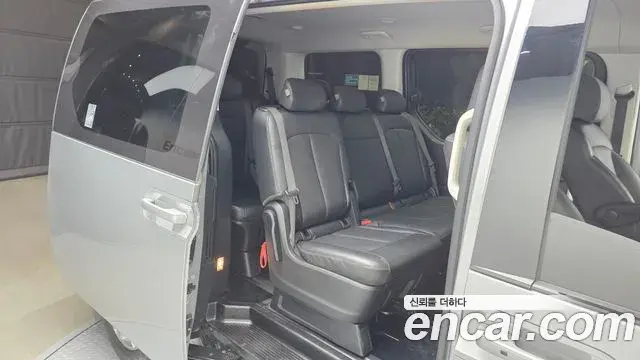 Hyundai Staria 2023 — Фото 12/20
