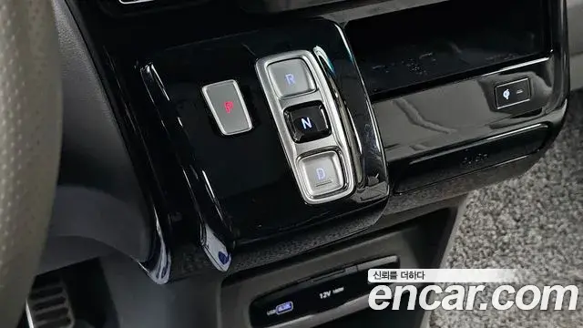Hyundai Staria 2022 — Фото 9/20