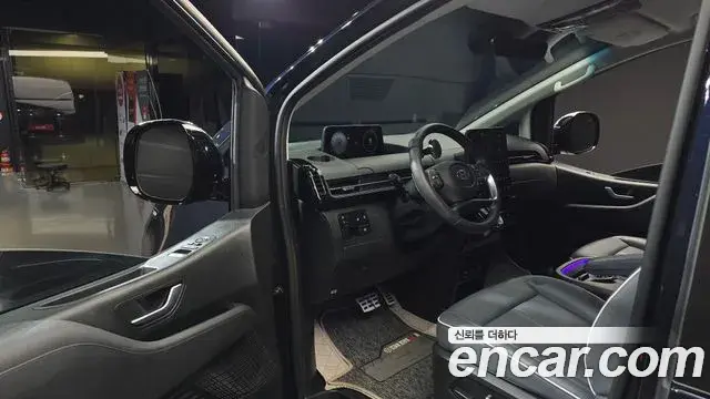 Hyundai Staria 2023 — Фото 10/20