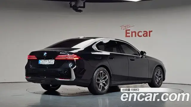 BMW 5 Series 2025 — Şəkil 2/20