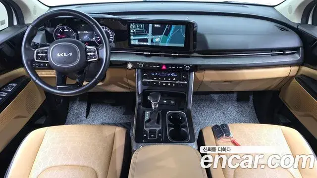 Kia Carnival 2023 — Photo 7/20