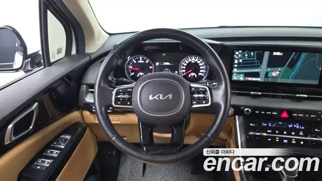 Kia Carnival 2023 — Photo 15/20