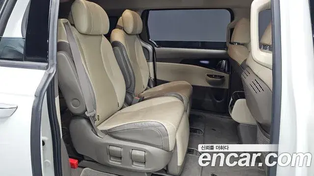 Kia Carnival 2022 — Photo 11/20