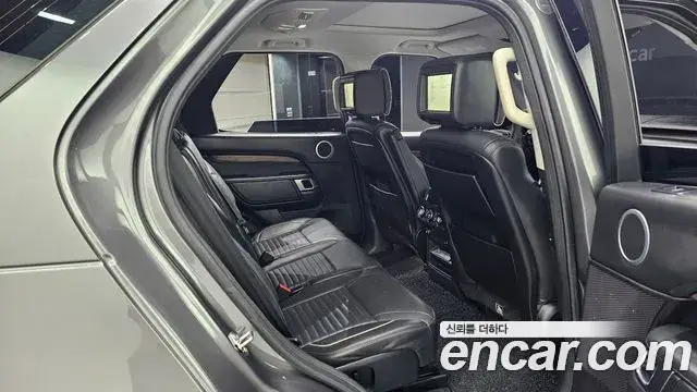 Land Rover Discovery 5, 2019