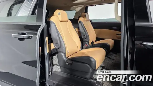 Kia Carnival 2020 — Şəkil 11/20