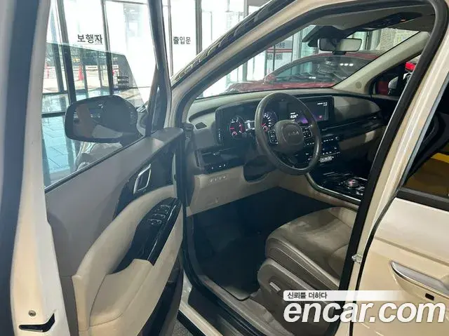 Kia Carnival 2023 — Şəkil 15/20