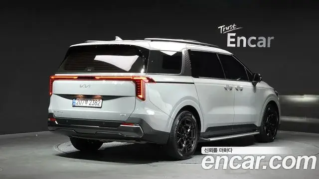 Kia Carnival 2024 — Şəkil 9/20