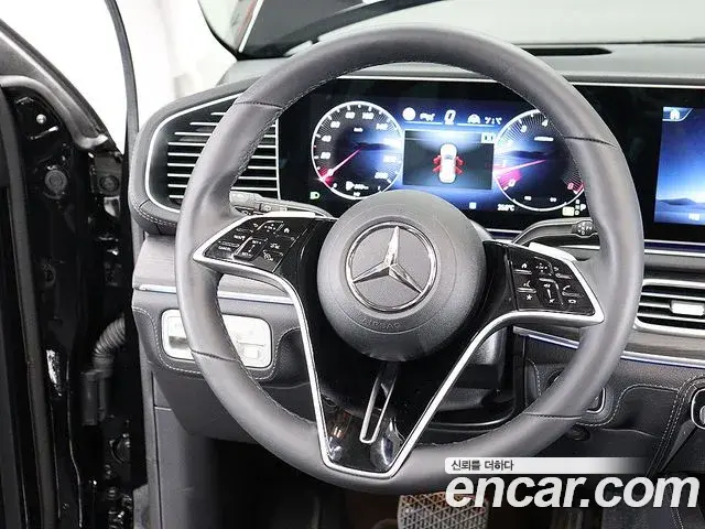Mercedes-Benz GLE-Class 2025 — Photo 7/20