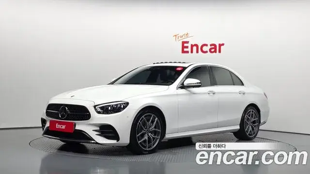 Mercedes-Benz E-Class 2022 — Photo 10/20
