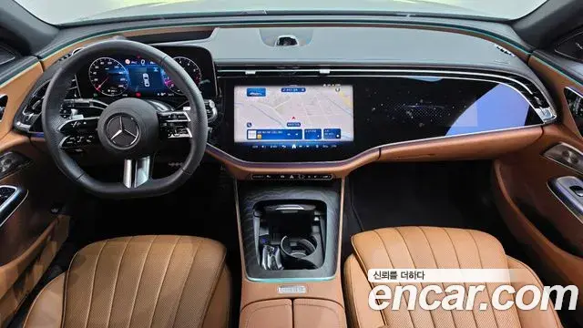 Mercedes-Benz E-Class 2025 — Photo 7/20
