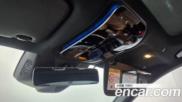 Mercedes-Benz E-Class 2025 — Photo 19/20