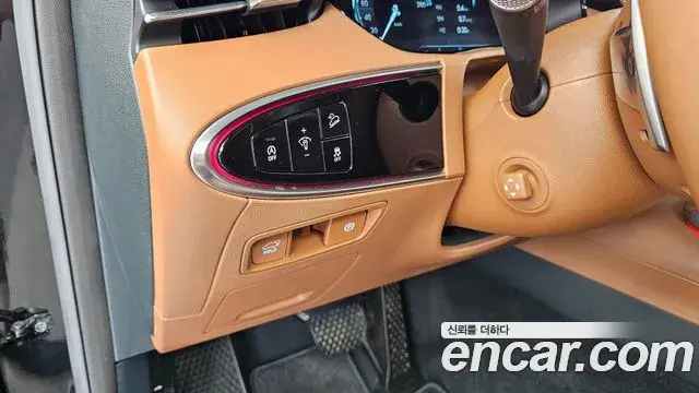 Genesis GV70 2021 — Photo 29/32