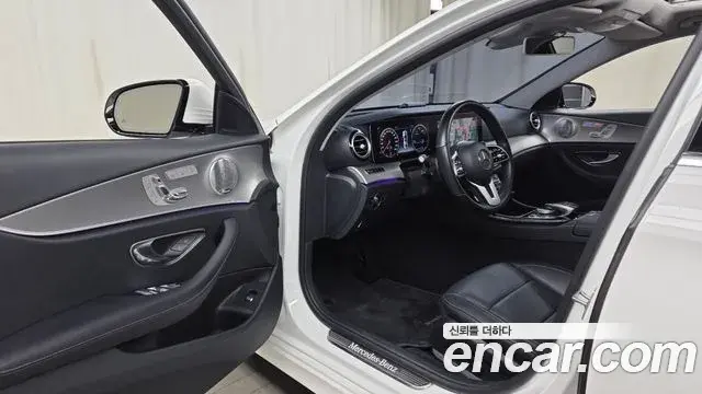 Mercedes-Benz E-Class 2018 — Фото 10/20