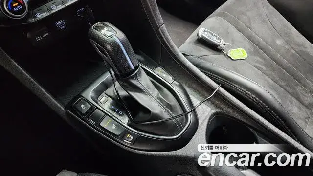 Hyundai Veloster 2020 — Фото 9/20