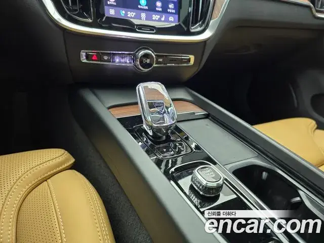 Volvo V60 Cross Country 2026 — Photo 13/16