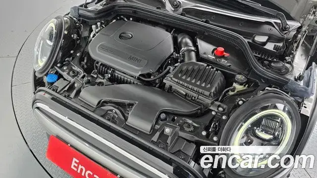 Mini Cooper Convertible 2024 — Photo 6/20