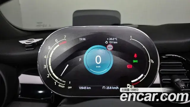 Mini Cooper Convertible 2024 — Photo 8/20