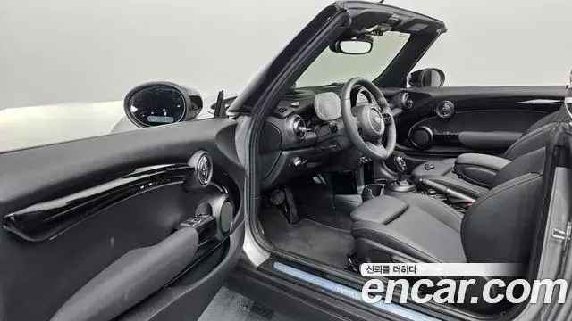 Mini Cooper Convertible 2024 — Photo 10/20