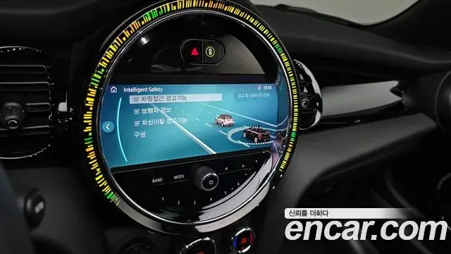 Mini Cooper Convertible 2024 — Photo 14/20