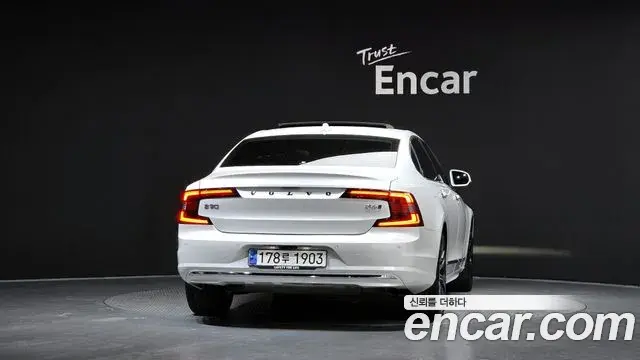 Volvo S90 2023 — ფოტო 17/37