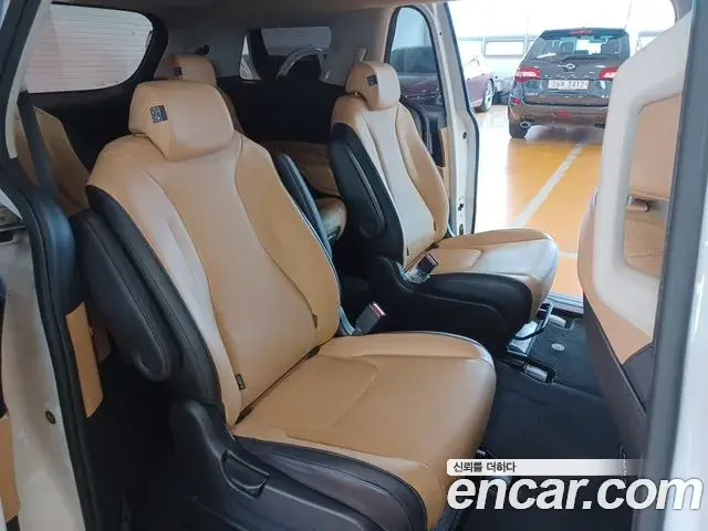 Kia Carnival 2020 — Фото 14/20