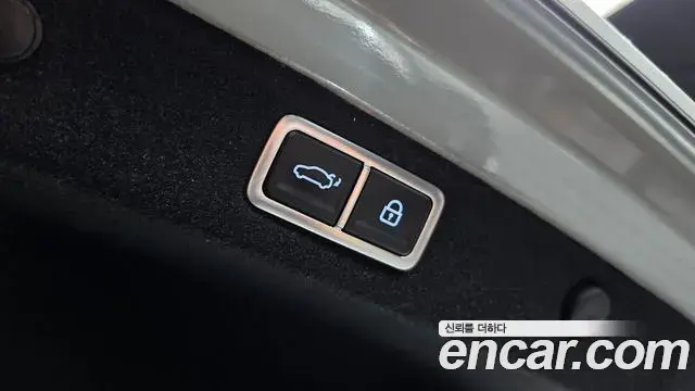 Hyundai Grandeur 2023 — Photo 16/20